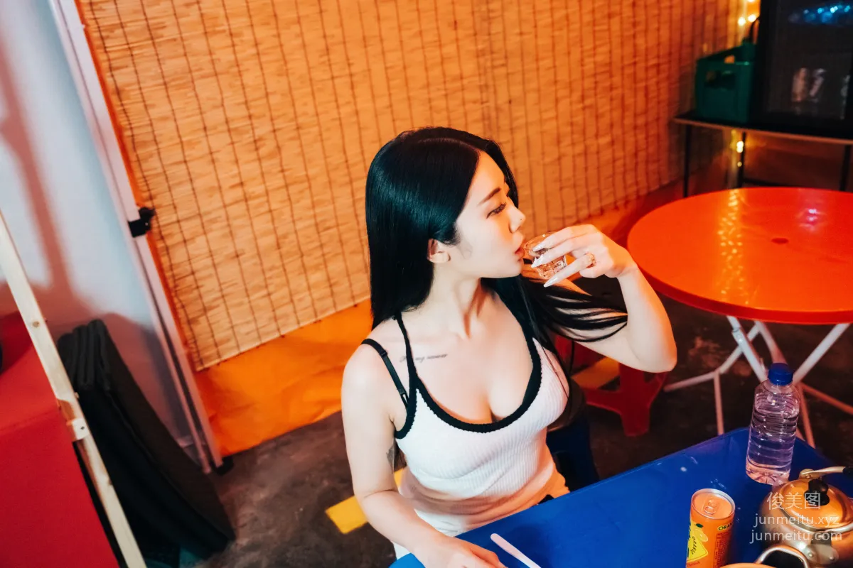 105.[Loozy] Bomi - Street Stall [112P] 7