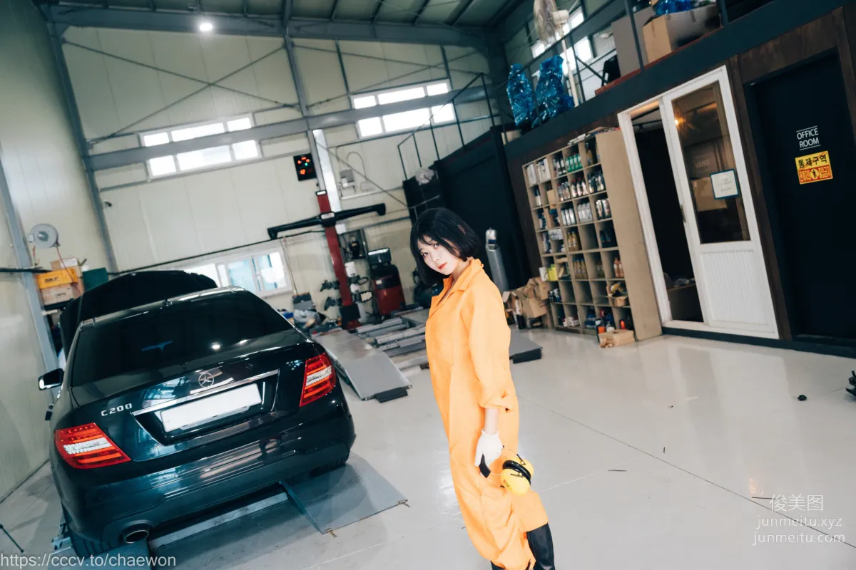 137.[Loozy] Zia - Garage Girl[129P] photo 5