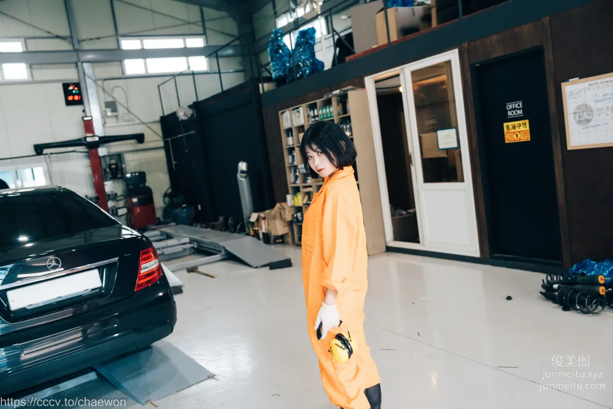 137.[Loozy] Zia - Garage Girl[129P] photo 6