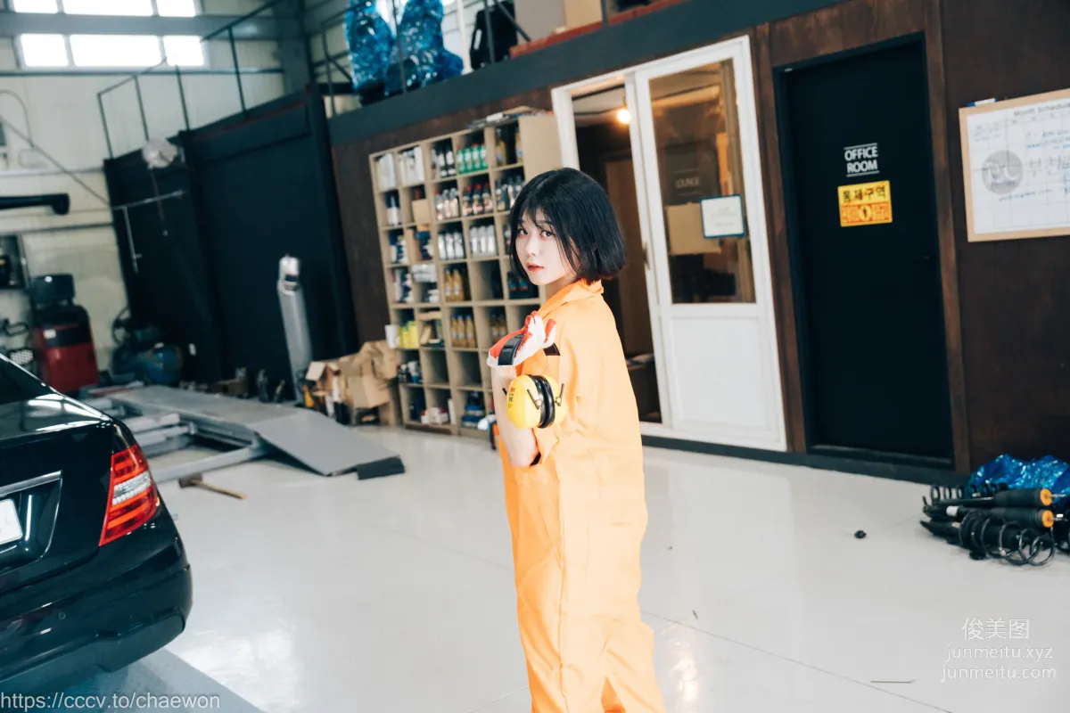 137.[Loozy] Zia - Garage Girl[129P] photo 7
