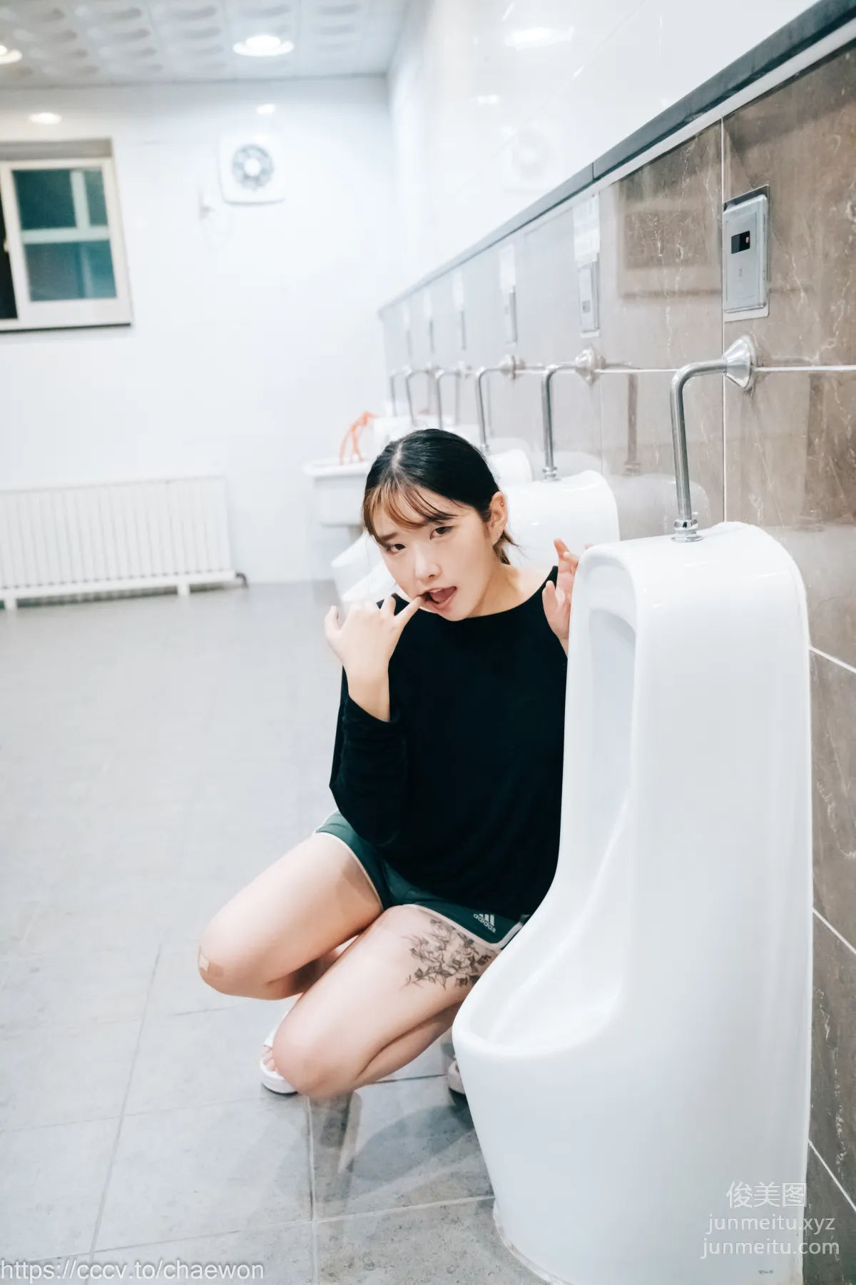 140.[Loozy] SonSon (손손) - Public Toilet - part 01[157P] 61