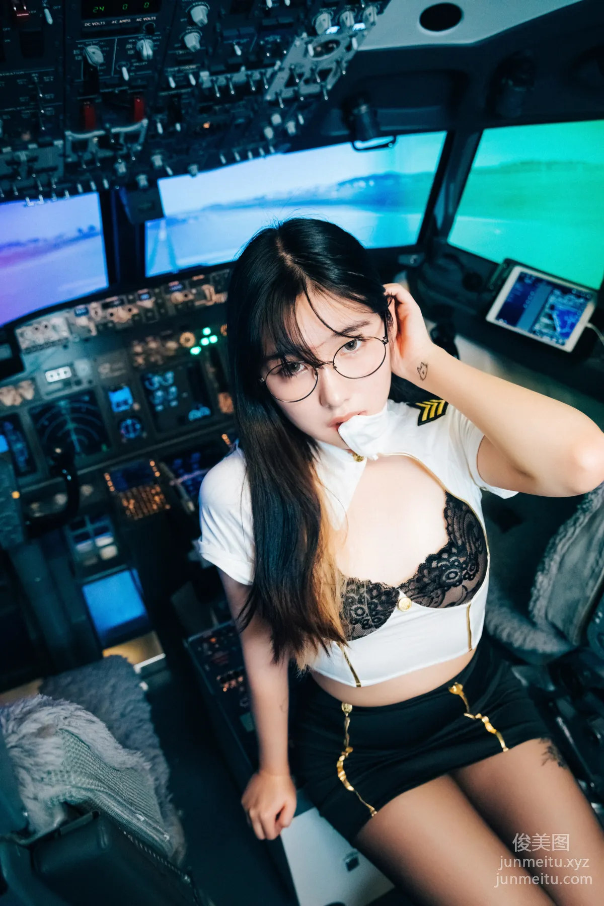 Sonson: LOOZY Night Flight photo 90