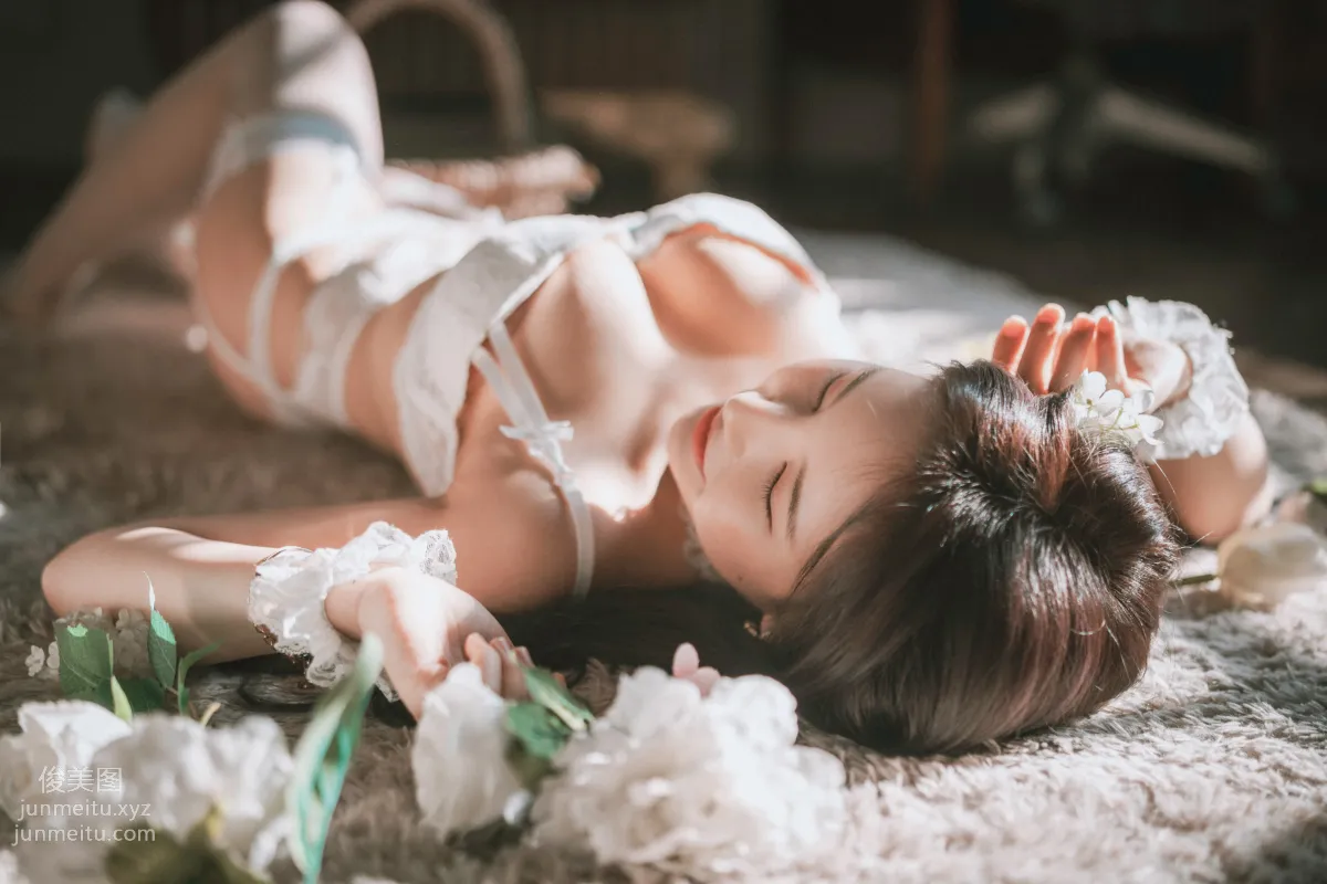 167.[DJAWA] ZZYuri - Alluring White[44P] 10