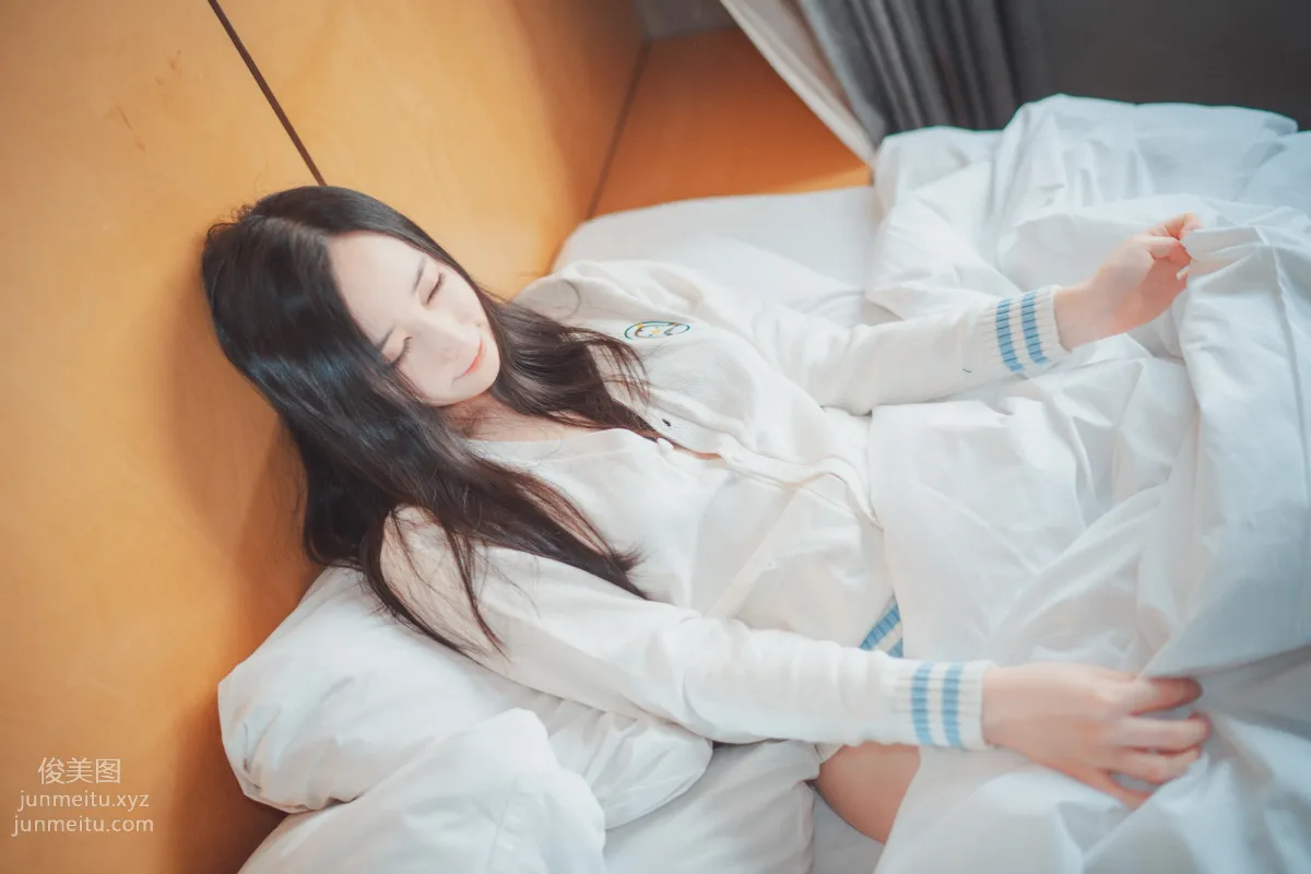 212.[DJAWA] Bambi - Homebody Girl[50P] 14
