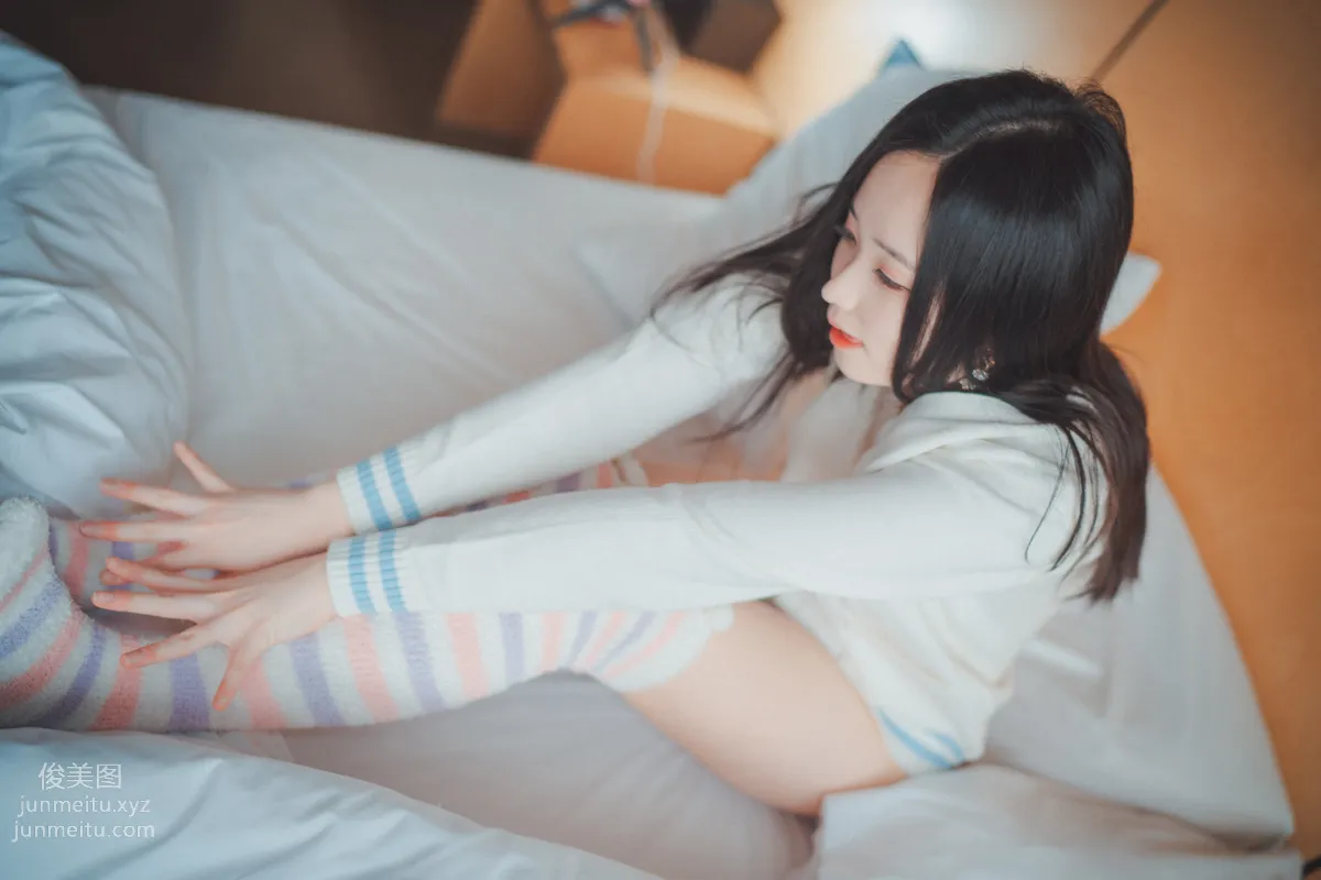 212.[DJAWA] Bambi - Homebody Girl[50P] 33
