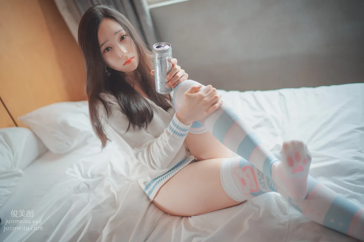 212.[DJAWA] Bambi - Homebody Girl[50P] 48