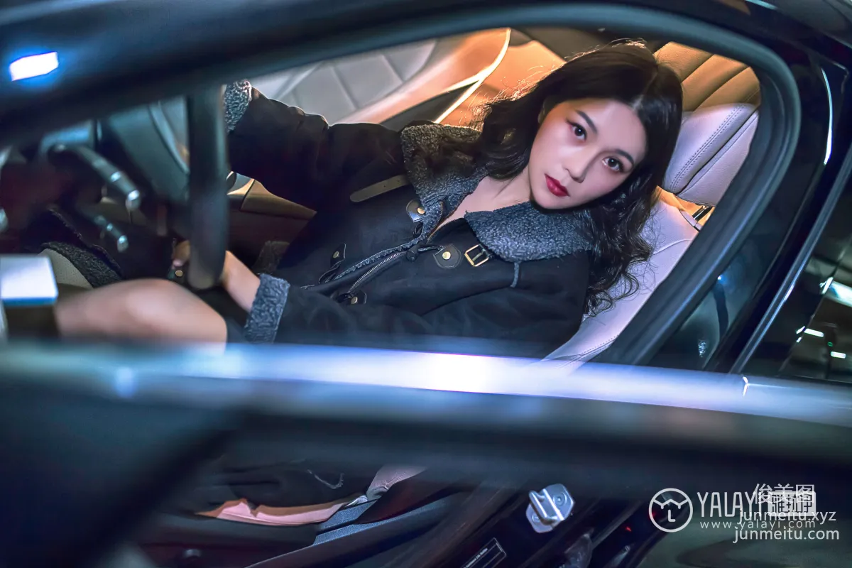 Li Li: YALAYI No. 050 photo 3