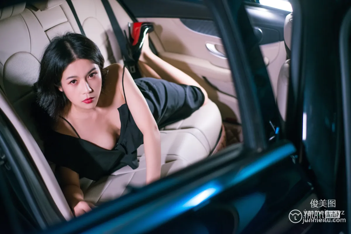 Li Li: YALAYI No. 050 photo 34