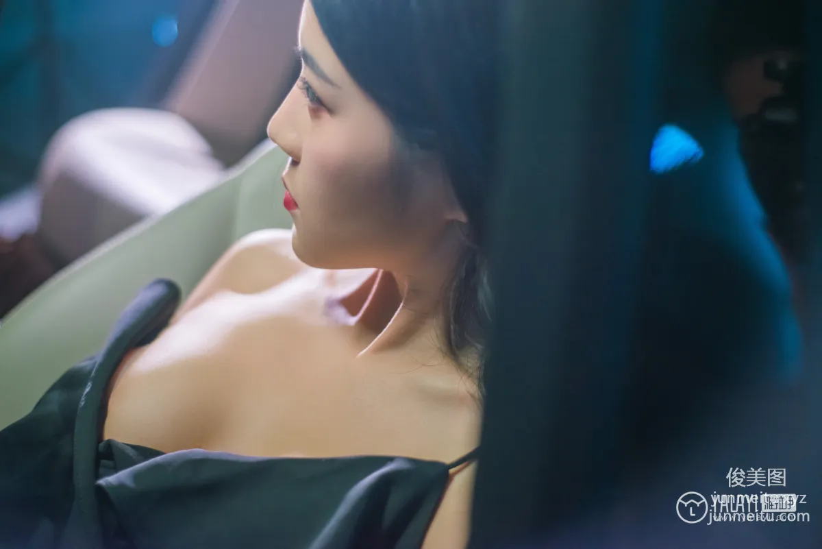 Li Li: YALAYI No. 050 photo 37