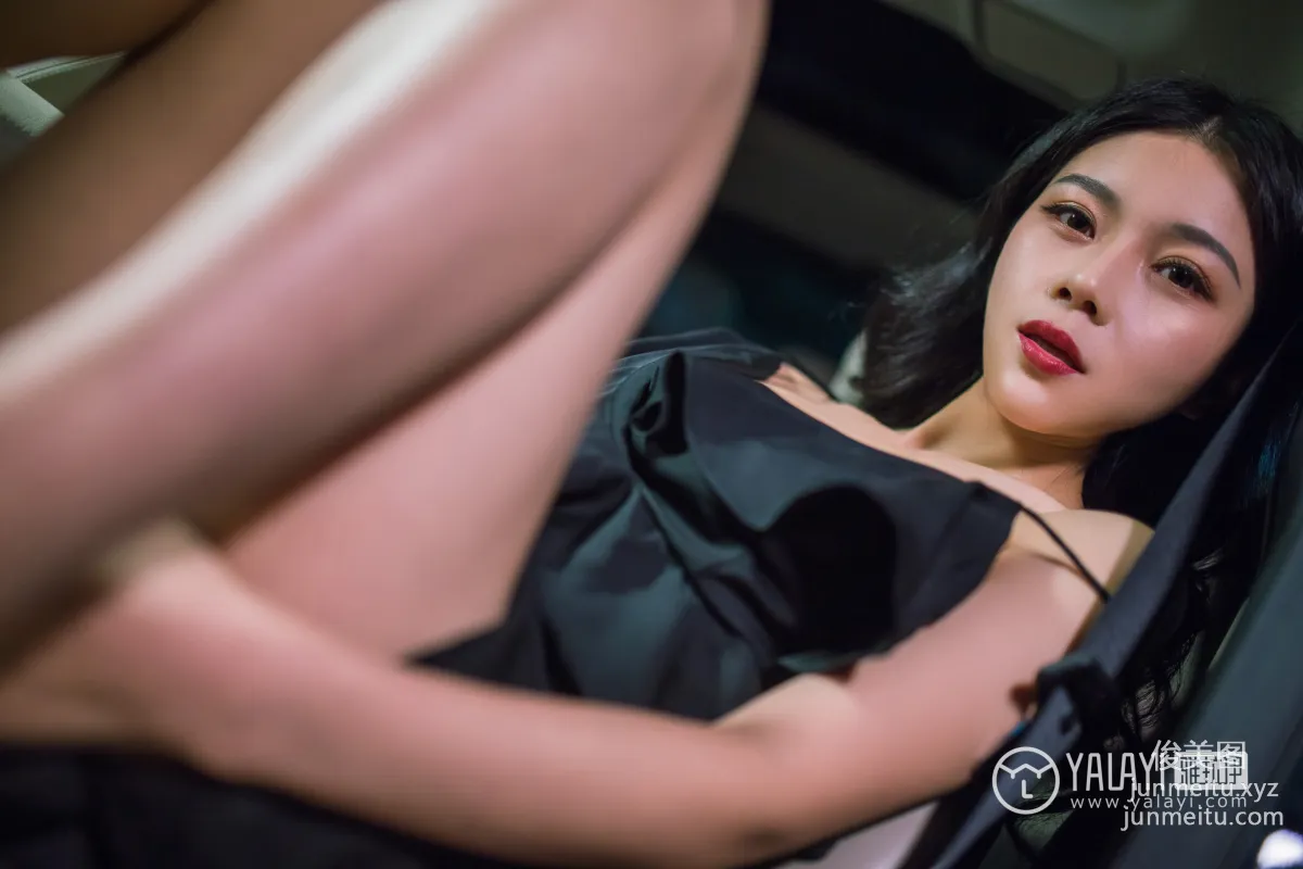 Li Li: YALAYI No. 050 photo 42