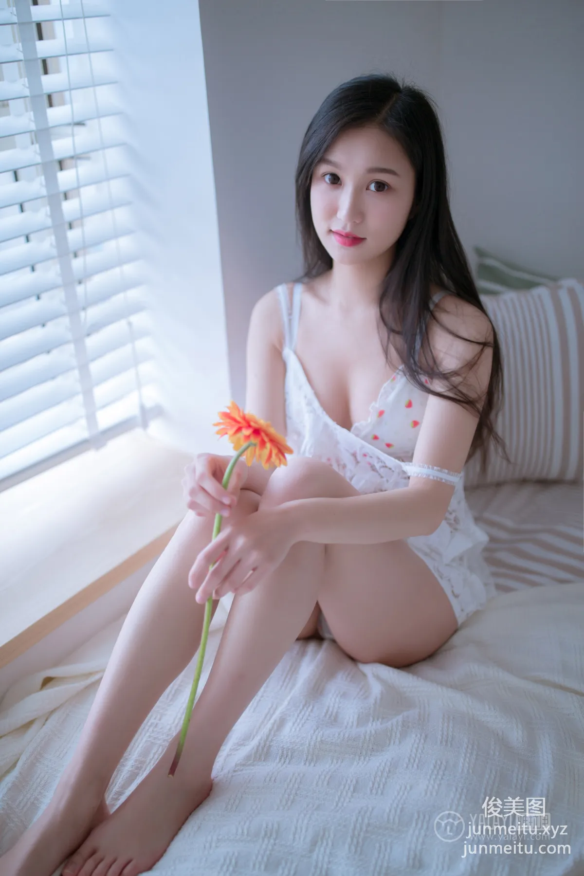 [YALAYI雅拉伊] No.185 你是我手裡那束花 仙女不會灰 [50P] 2