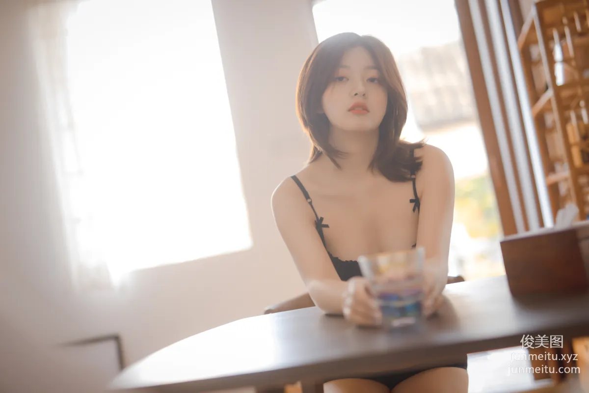 Zhen Zhen: YALAYI photo 9
