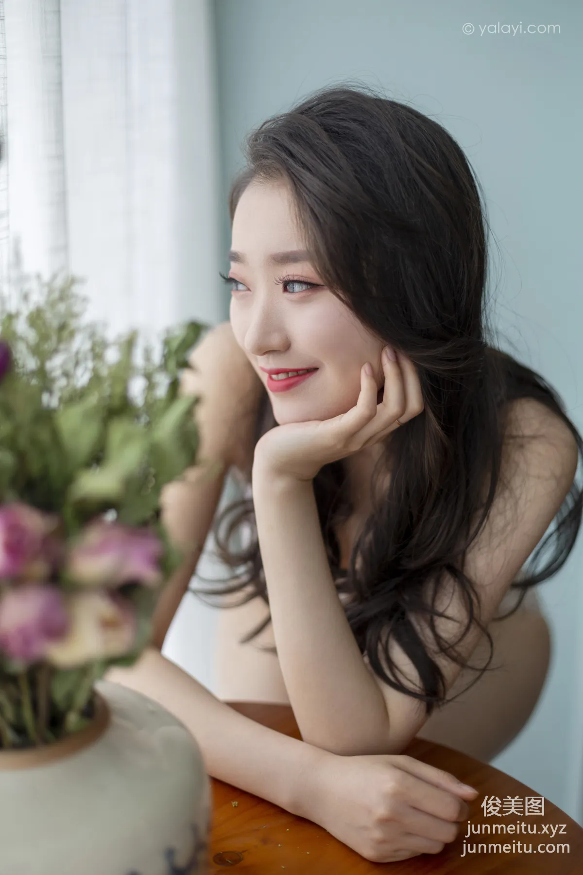 [YALAYI] 2020.09.11 NO.701 Xin Yi, Flowery Face and Moonlike Beauty photo 2