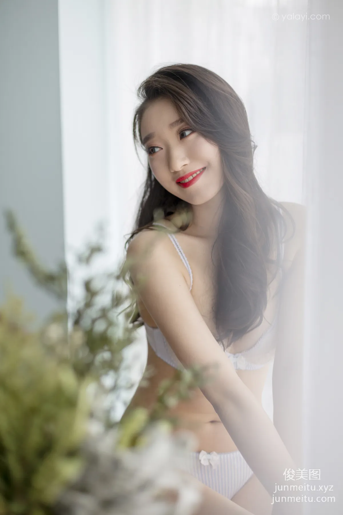 [YALAYI] 2020.09.11 NO.701 Xin Yi, Flowery Face and Moonlike Beauty photo 22