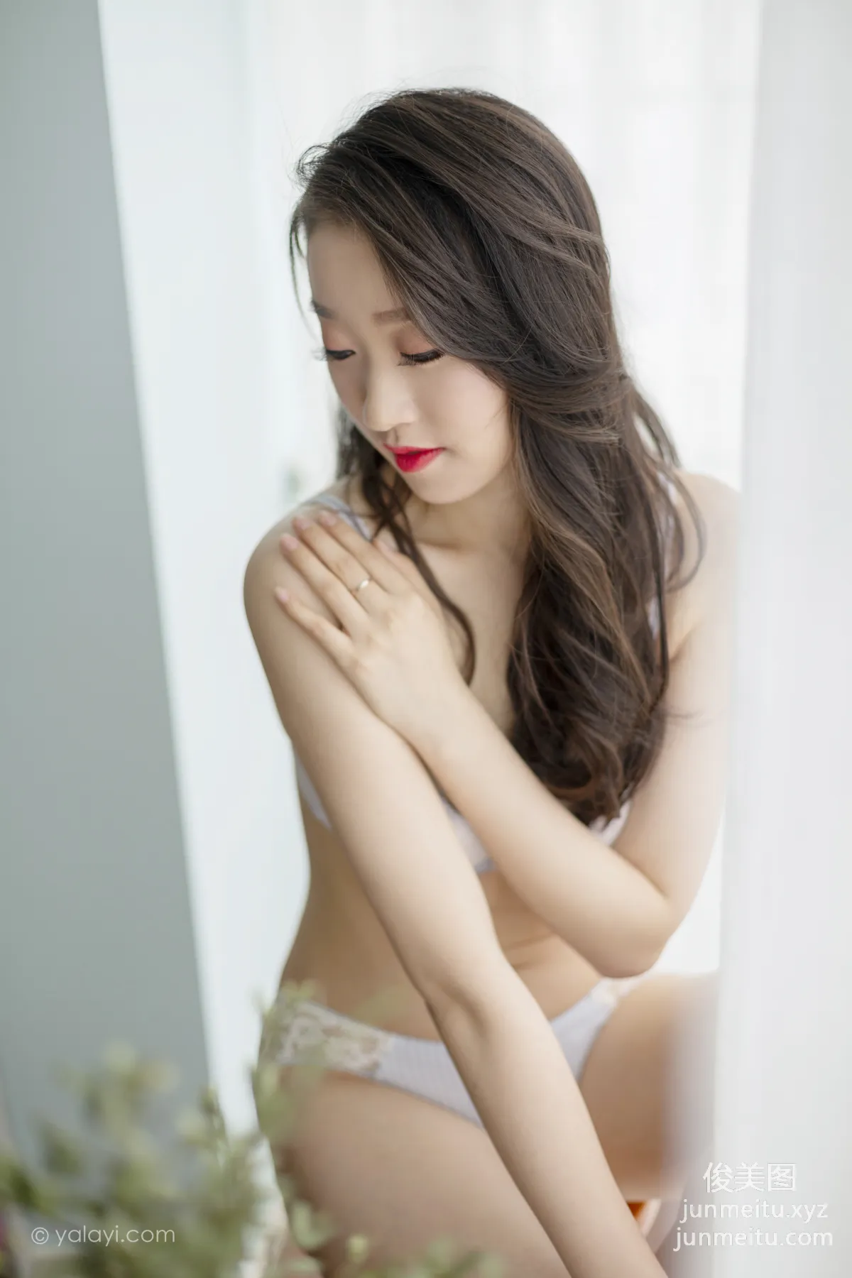 [YALAYI] 2020.09.11 NO.701 Xin Yi, Flowery Face and Moonlike Beauty photo 25
