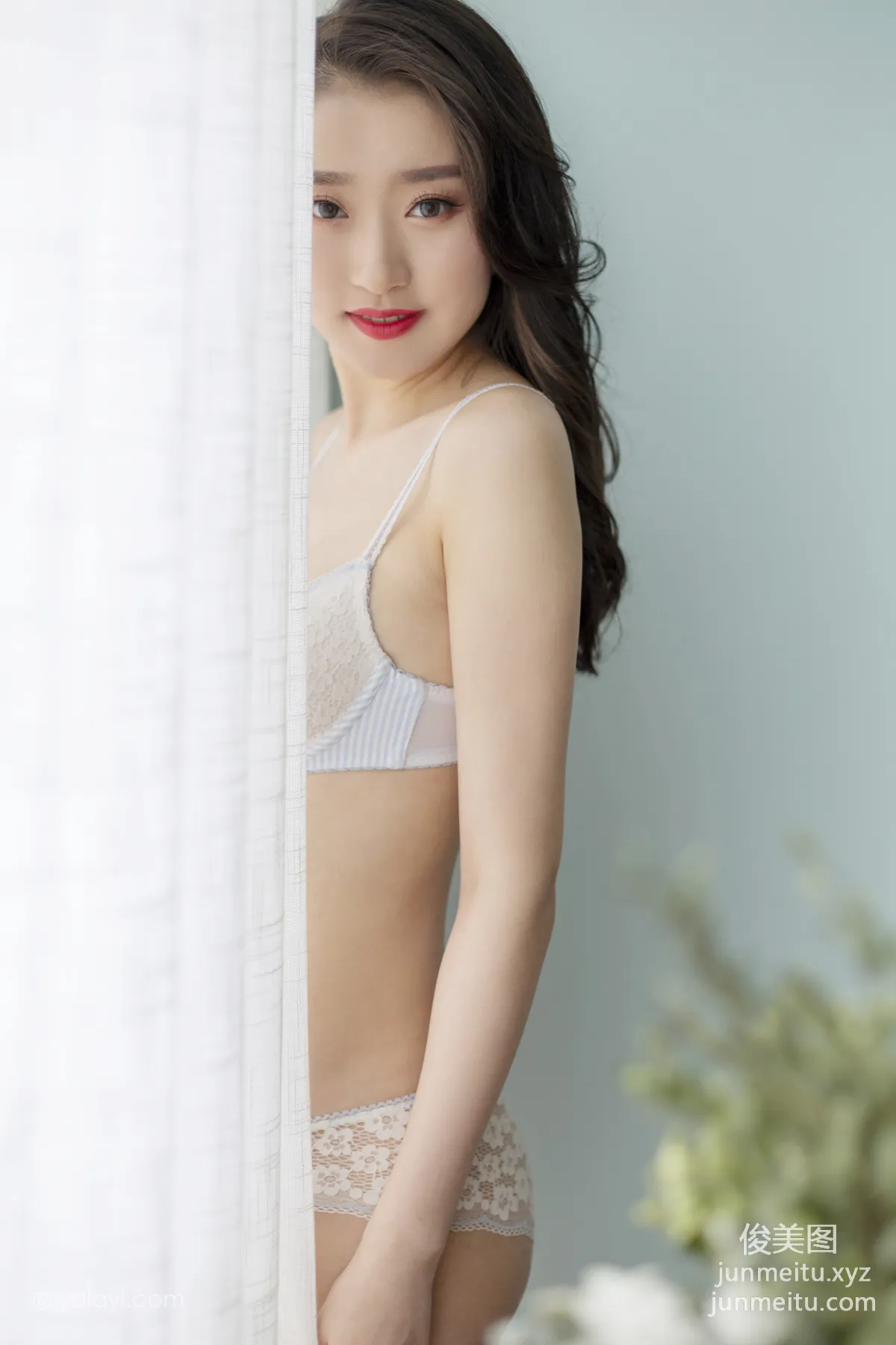 [YALAYI] 2020.09.11 NO.701 Xin Yi, Flowery Face and Moonlike Beauty photo 38