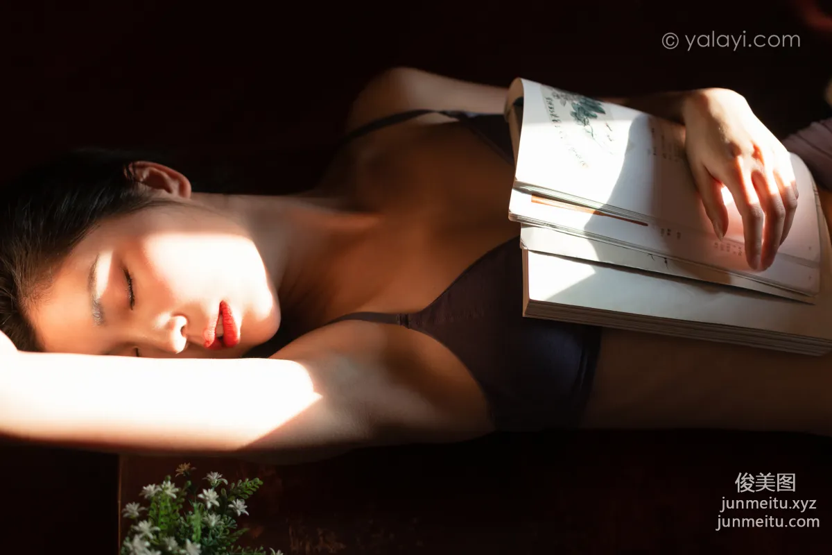 [YALAYI] 2020.09.30 NO.709 Cang Er, Chasing Light photo 29