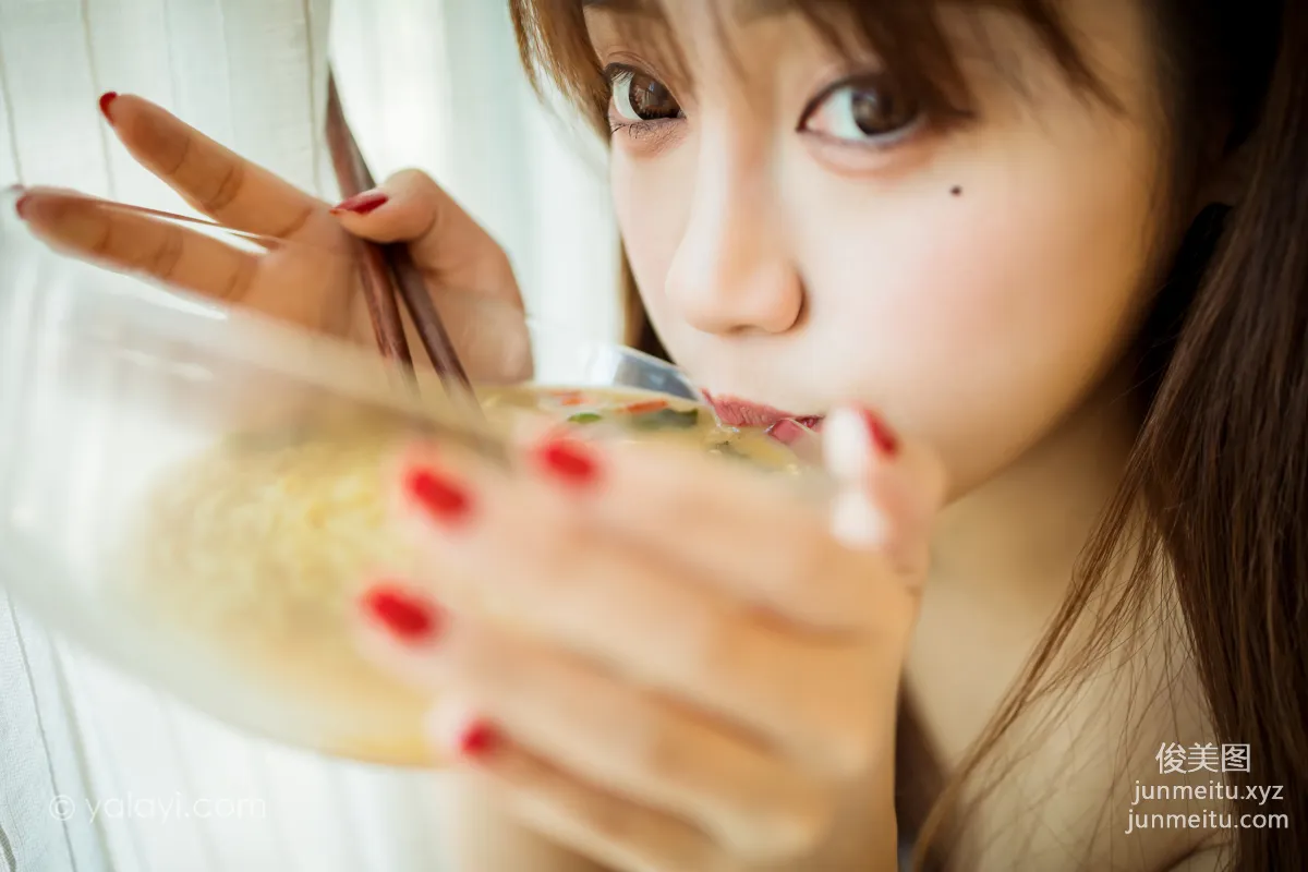 [YALAYI雅拉伊] 2020.10.02 NO.710 虞藝《吃貨女友》 23