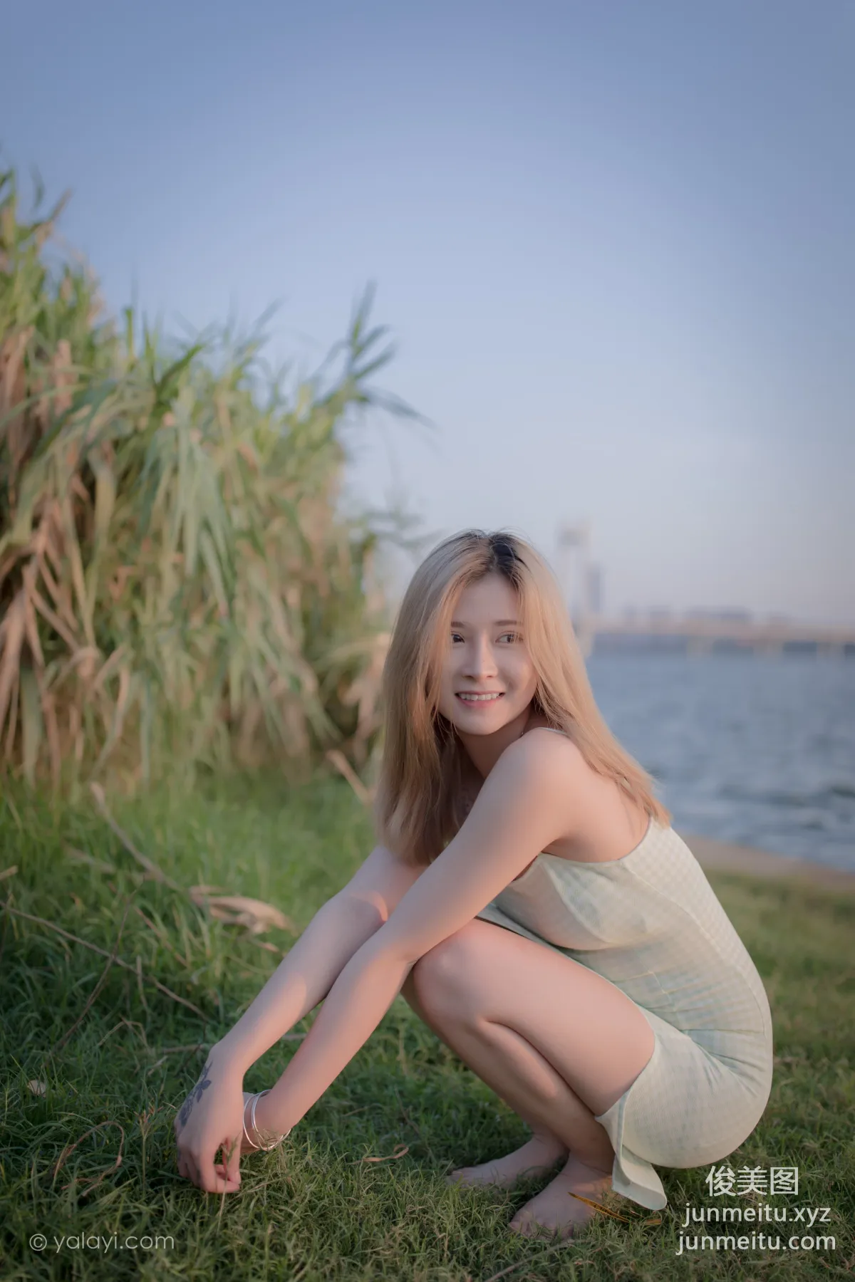 [YALAYI] 2020.10.12 NO.712 Meng Han, The Wind Keeps Blowing photo 3