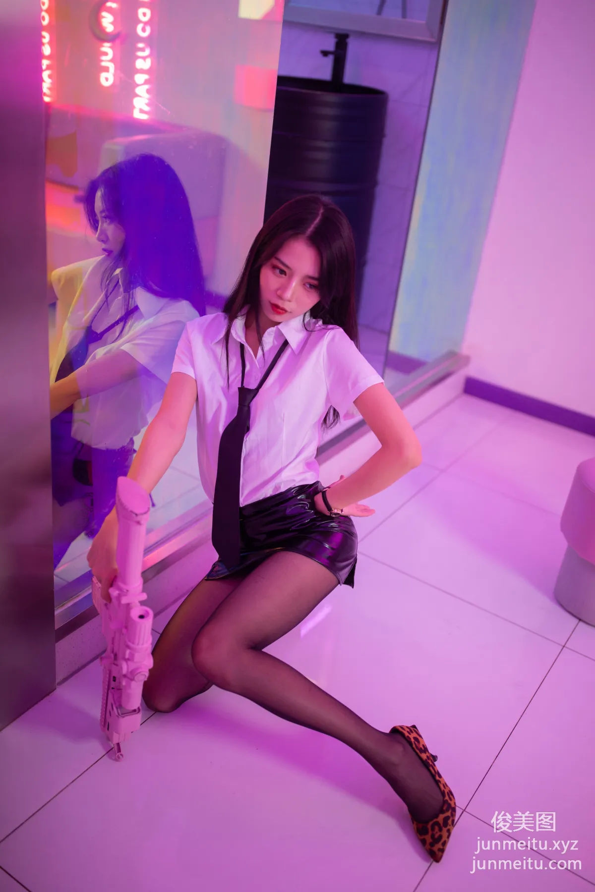 [YALAYI] 2020.11.04 NO.722 Li Ya, Neon Sweetheart photo 27