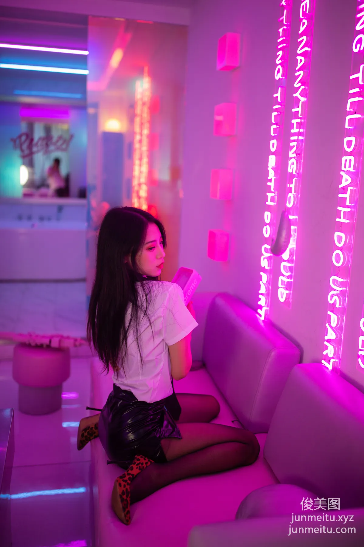 [YALAYI] 2020.11.04 NO.722 Li Ya, Neon Sweetheart photo 38