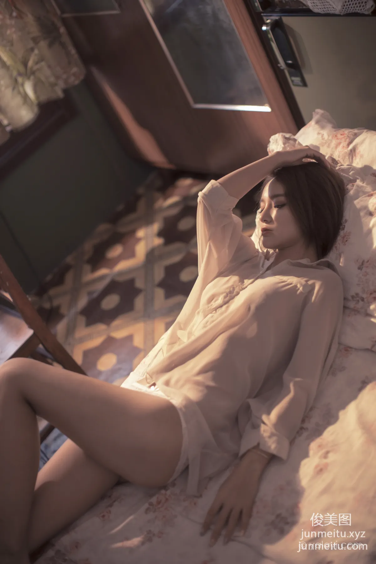 [YALAYI] 2021.06.03 NO.803 As If in Thought Zi Yang photo 3