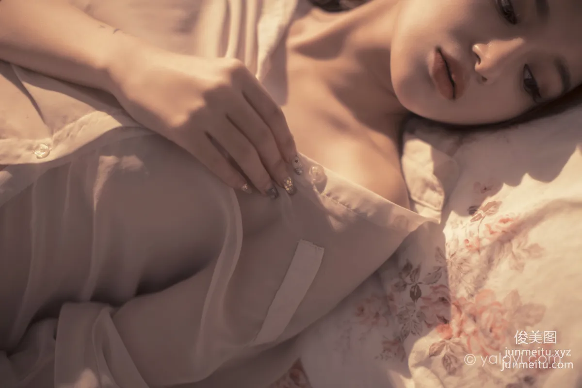 [YALAYI] 2021.06.03 NO.803 As If in Thought Zi Yang photo 12