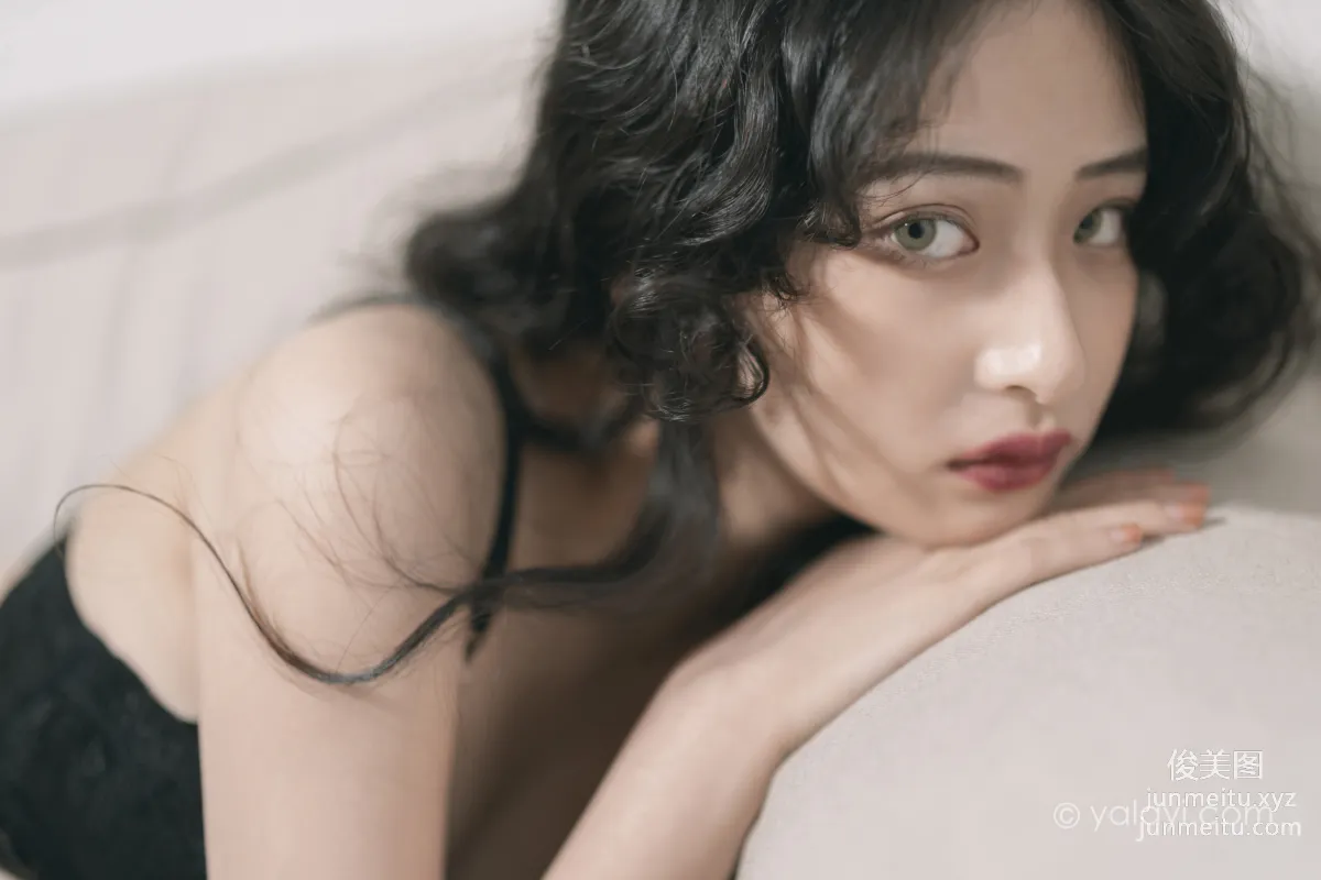 [YALAYI] 2021.09.13 NO.842 Black Butterfly Xi Zi photo 4