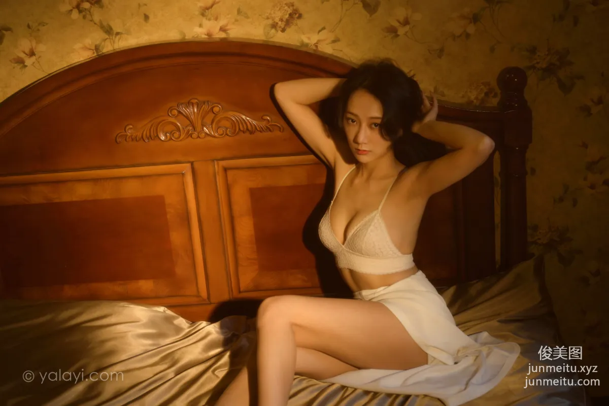 [YALAYI] 2022.10.12 NO.978 Who Is She He Jiaying photo 5