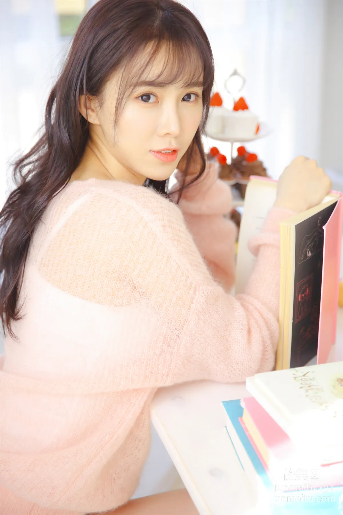 YALAYI No. 982 photo 3