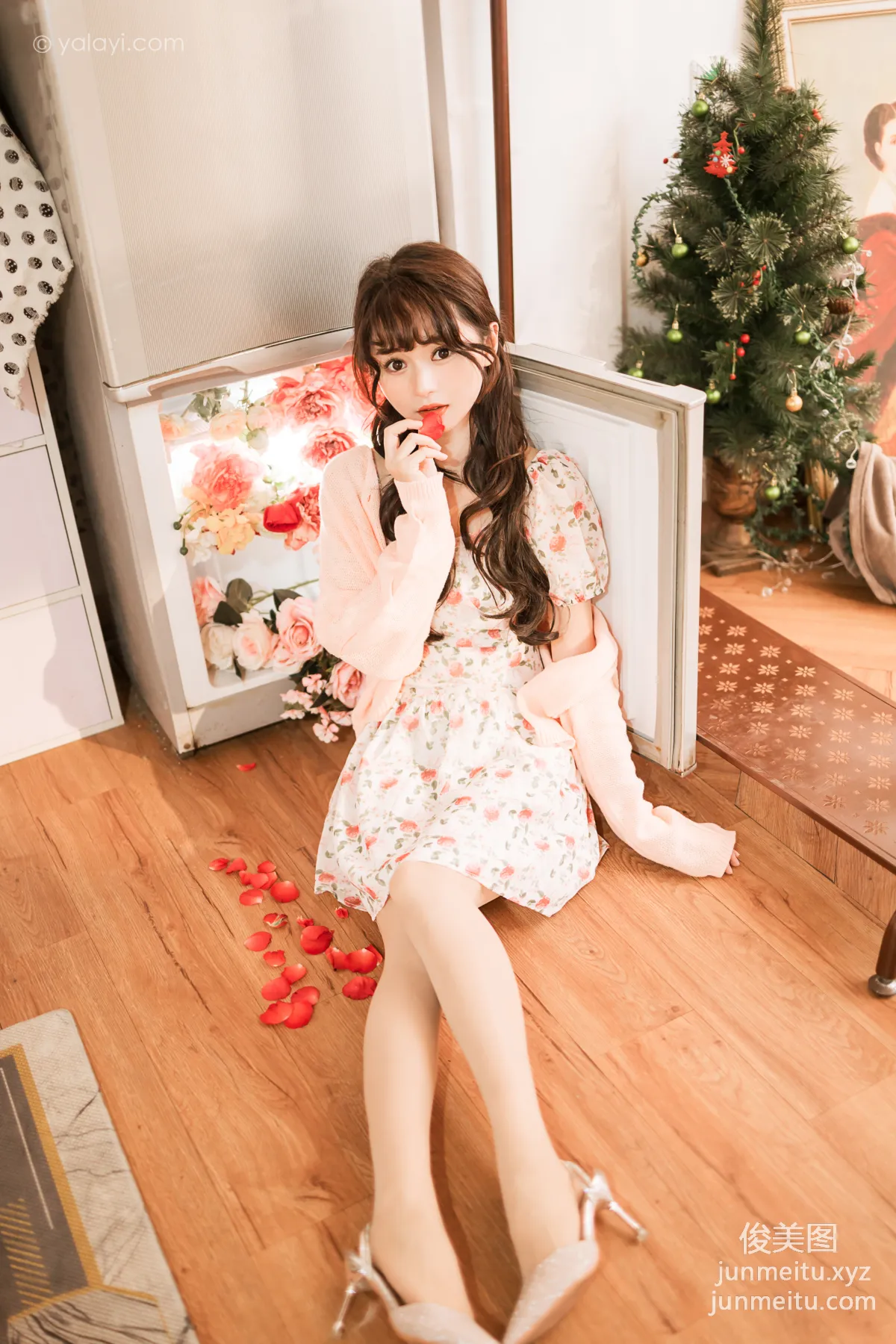 [YALAYI] 2023.01.14 NO.998 Fell in Love with You at First Sight Xiao Ting photo 18