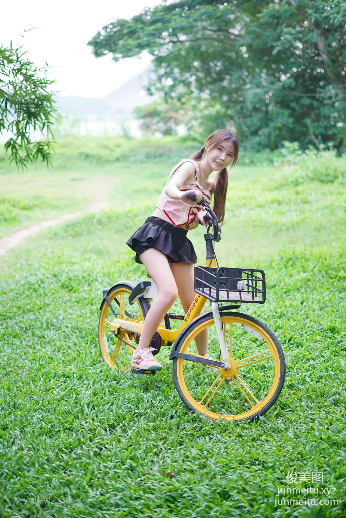 [YALAYI] 2023.06.28 NO.1045 As Long As You Are There Yu Hui photo 21