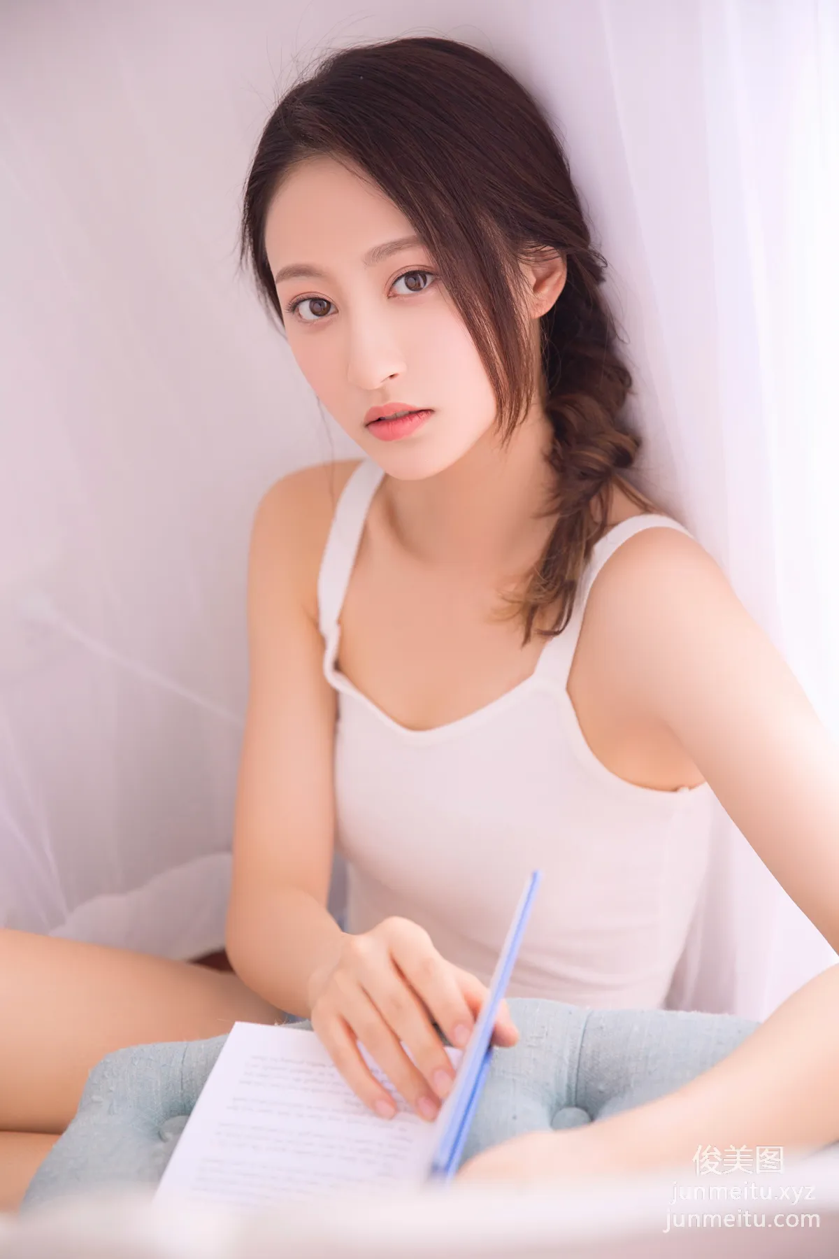 [YALAYI] 2023.07.26 NO.1051 Flower Shadows in the Eyes photo 2