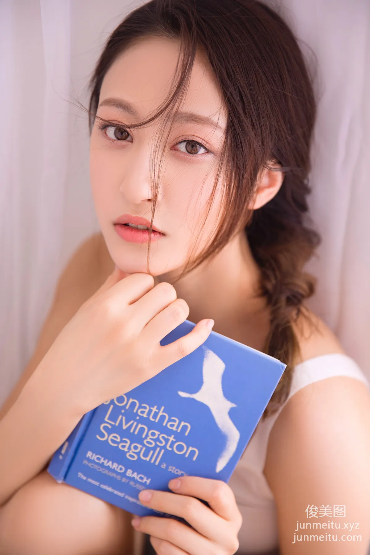 [YALAYI] 2023.07.26 NO.1051 Flower Shadows in the Eyes photo 4