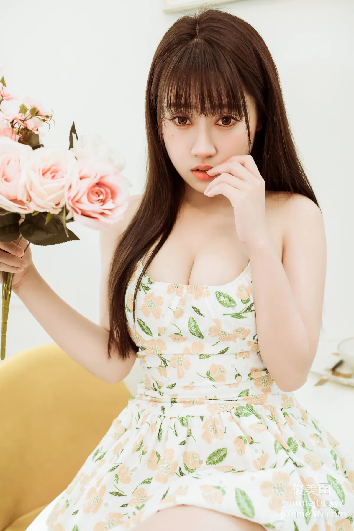 [YALAYI雅拉伊]2022.02.25 NO.902 花花姑娘 虞藝 18