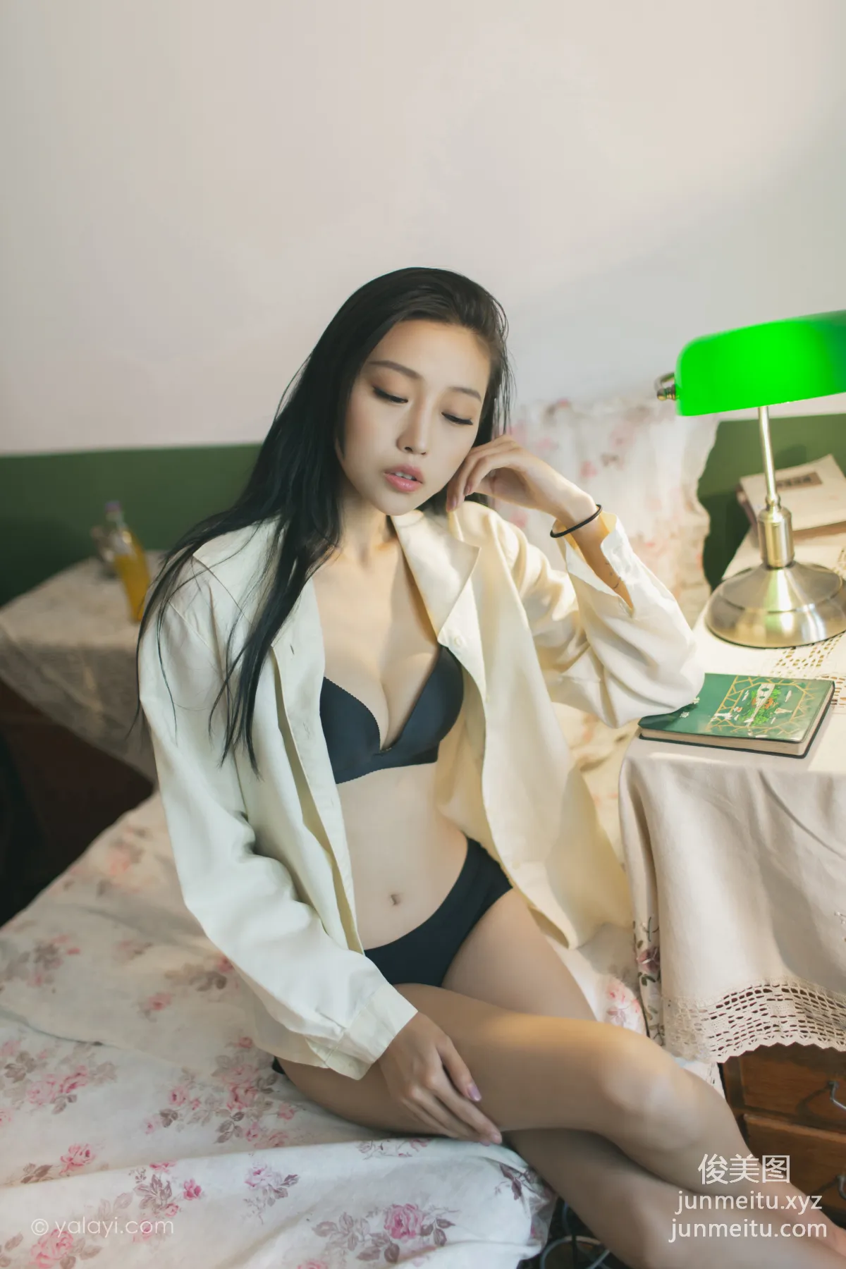 [YALAYI] 2023.03.01 NO.1012 White Shirt Goddess Tu Ya photo 2