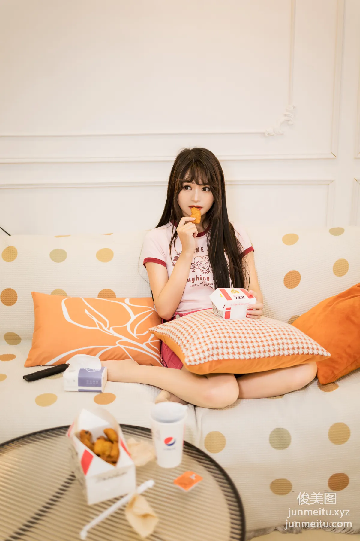 [YALAYI] 2023.08.14 NO.1060 Eating Chicken at Home Xiao Ting photo 21