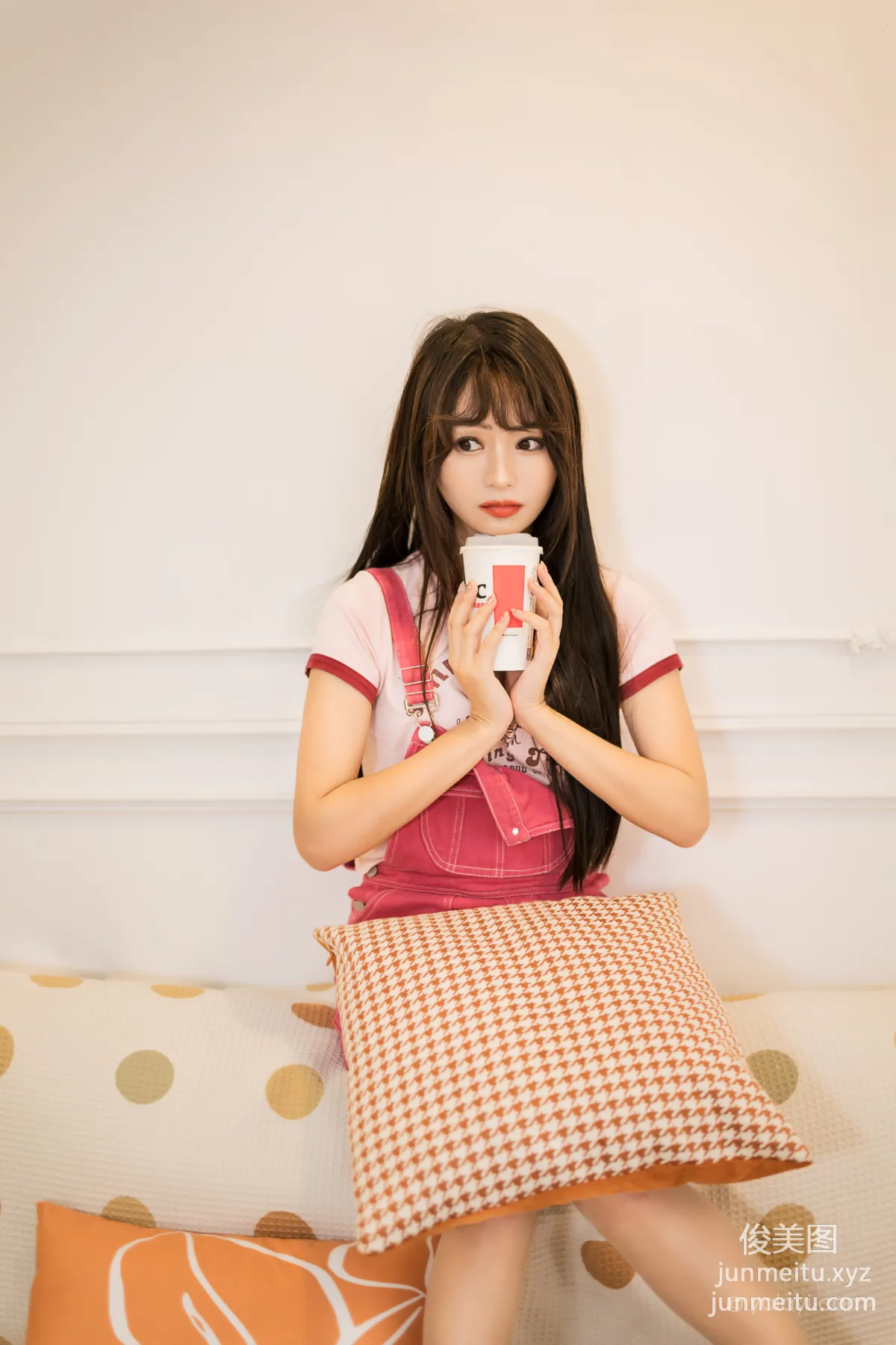 [YALAYI] 2023.08.14 NO.1060 Eating Chicken at Home Xiao Ting photo 28