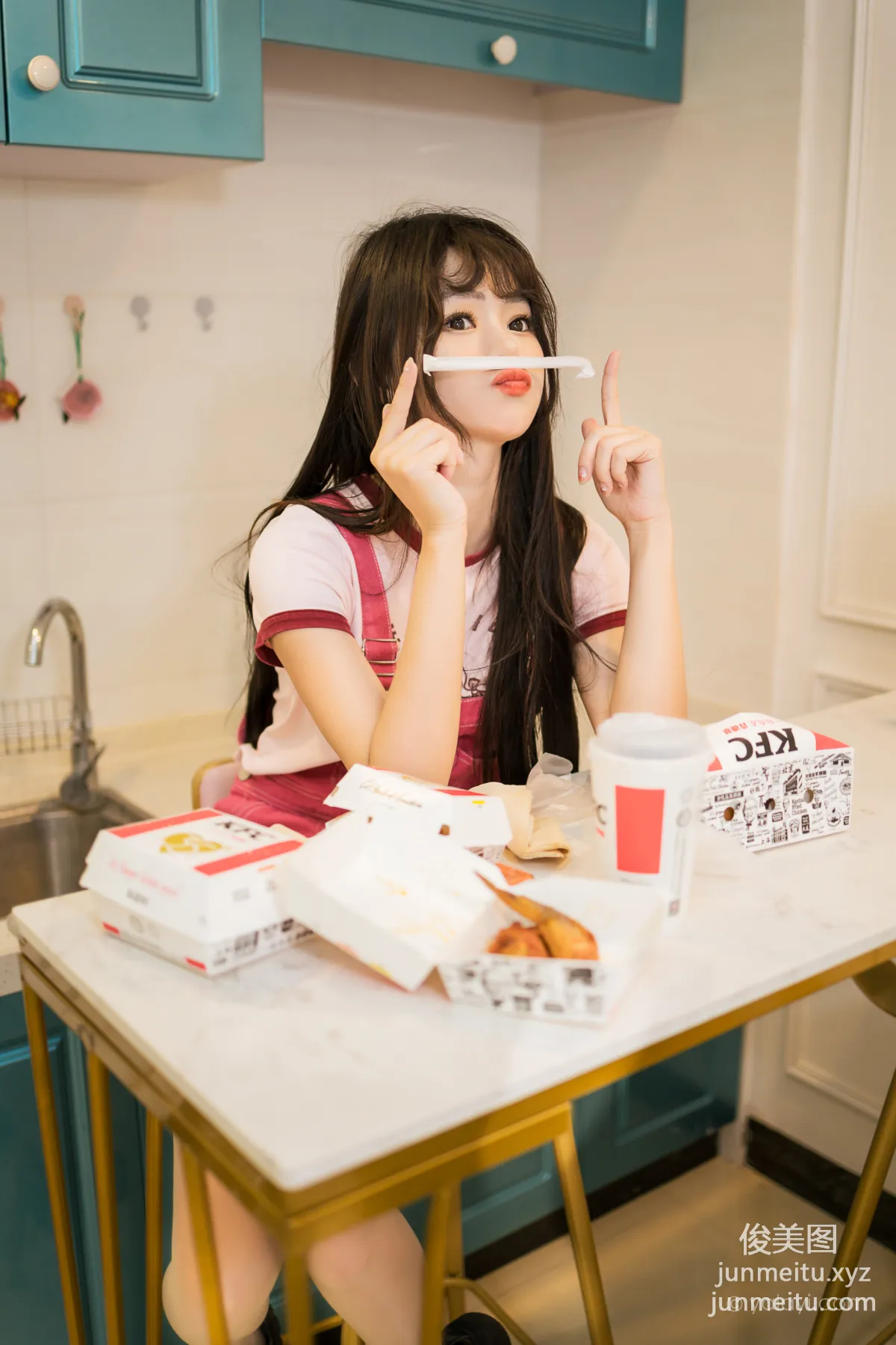 [YALAYI] 2023.08.14 NO.1060 Eating Chicken at Home Xiao Ting photo 37