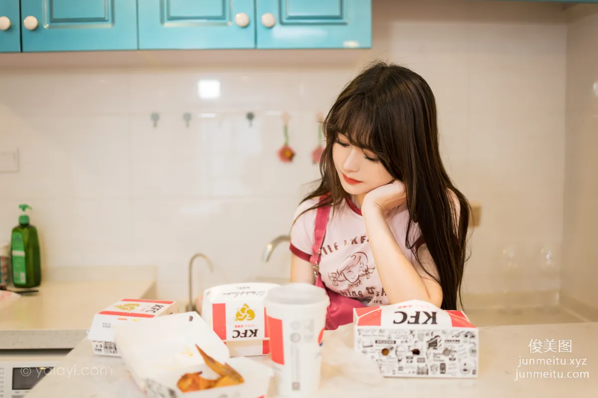 [YALAYI] 2023.08.14 NO.1060 Eating Chicken at Home Xiao Ting photo 40