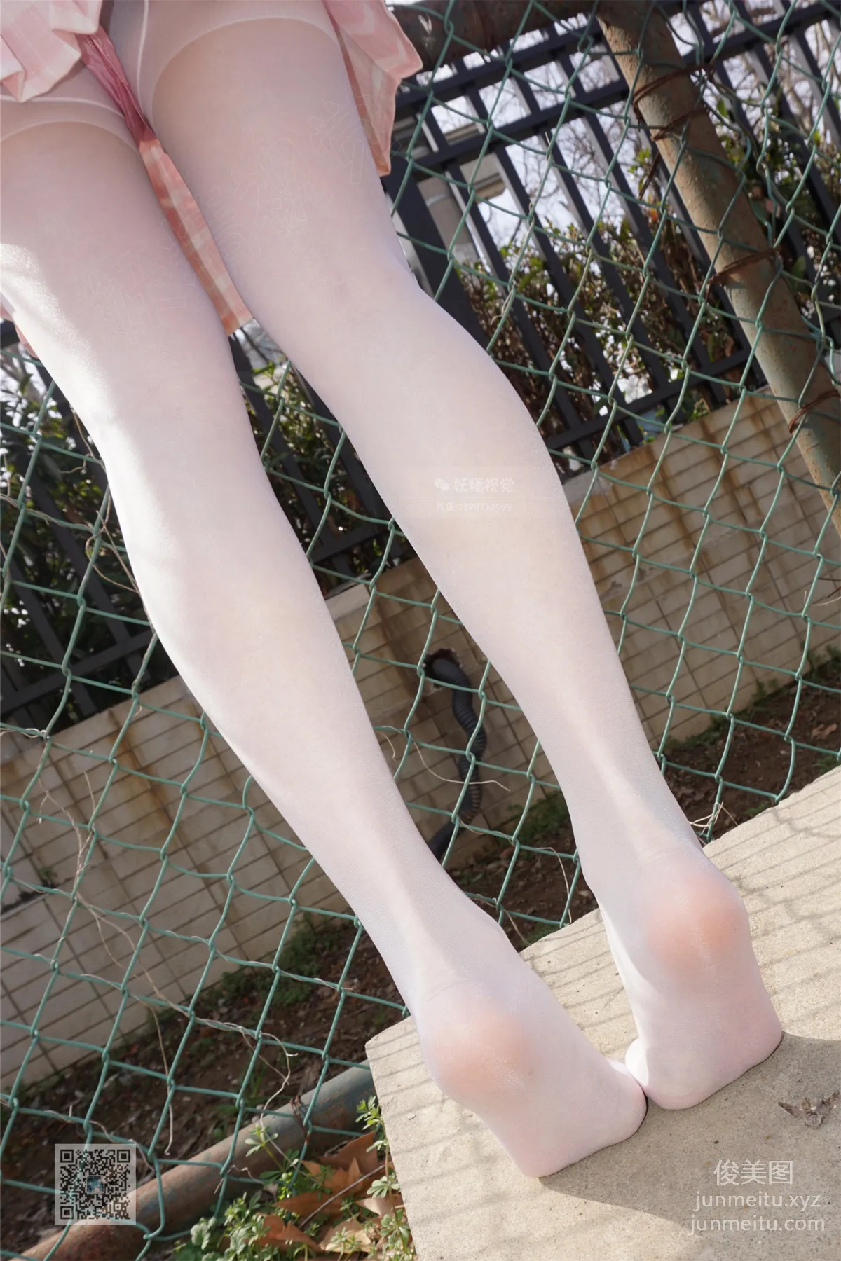 Yaojing Vision NO.053 Ni Ni, White Stockings and the "Panties" Under the Skirt [33P] photo 7