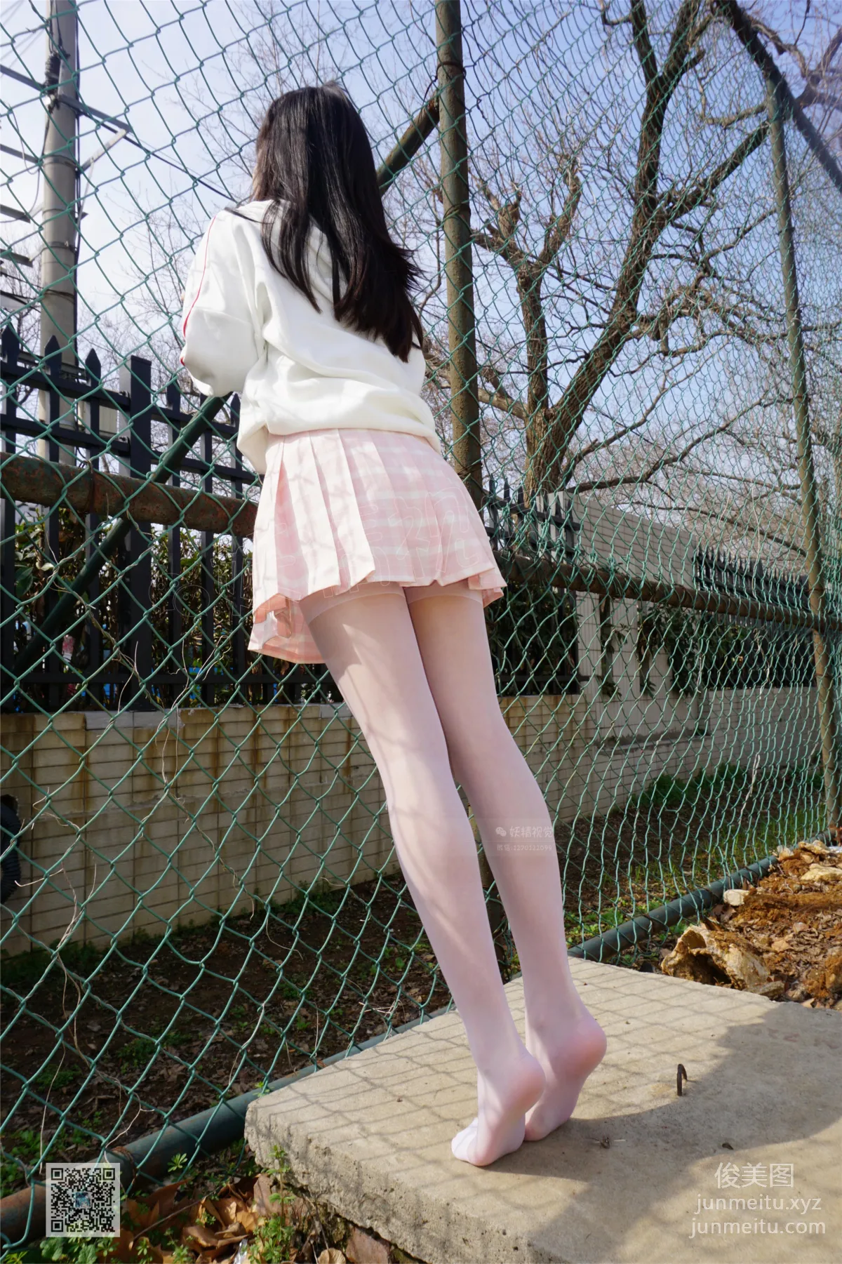Yaojing Vision NO.053 Ni Ni, White Stockings and the "Panties" Under the Skirt [33P] photo 8