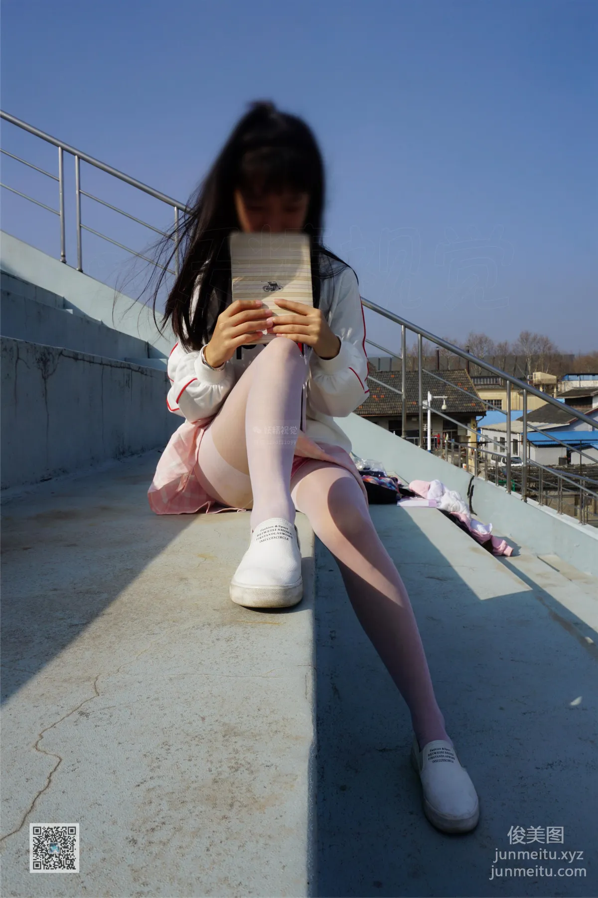 妖精視覺 NO.054 妮妮 天台白絲 [74P] 35
