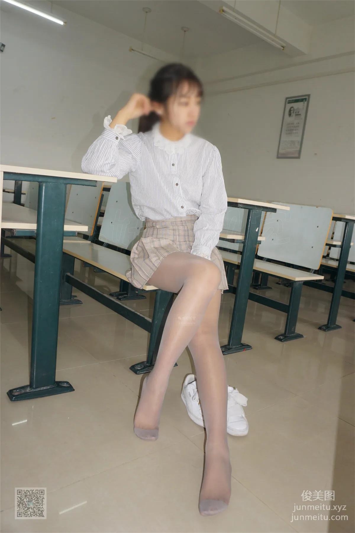Yaojing Vision NO.056 Yao Yao, The Classroom Sprite in Gray Stockings [63P] photo 4