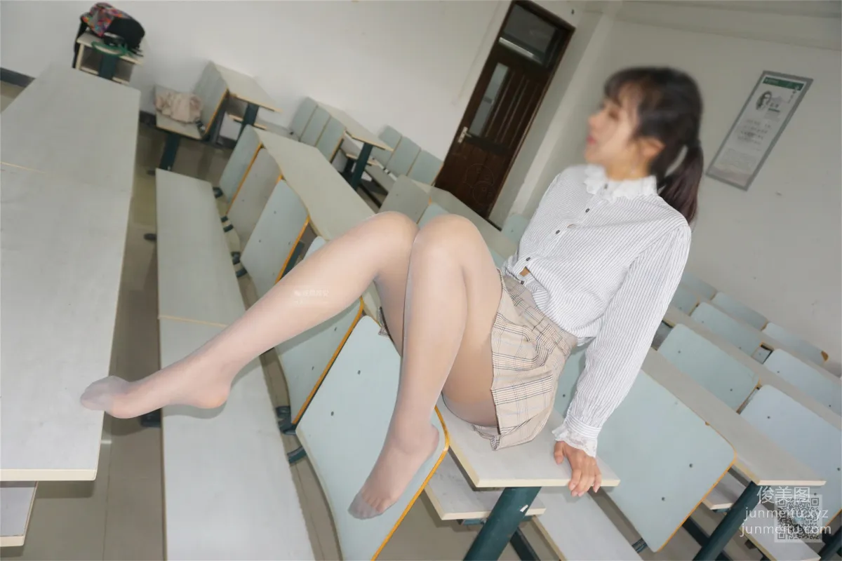 Yaojing Vision NO.056 Yao Yao, The Classroom Sprite in Gray Stockings [63P] photo 8