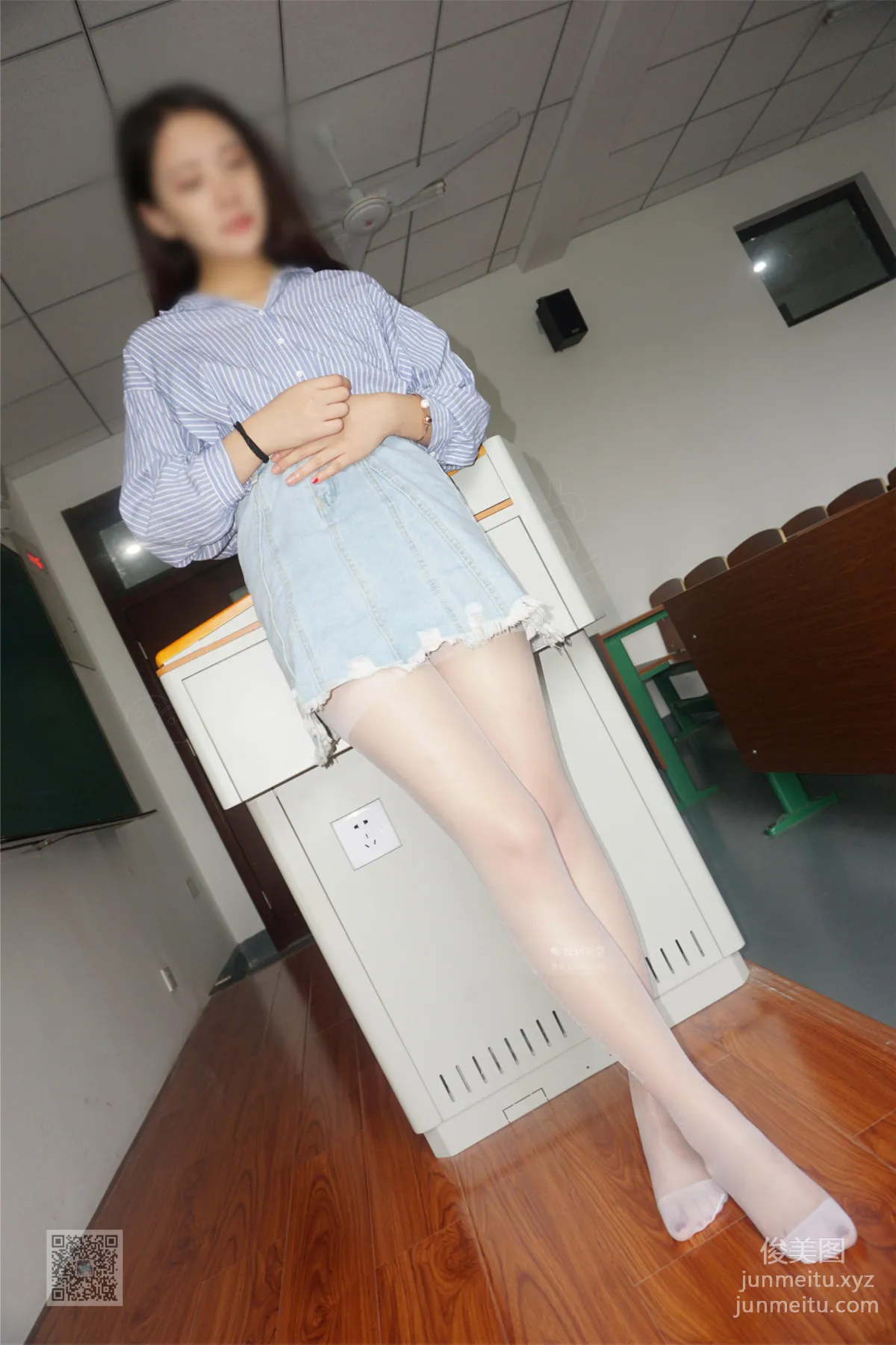 Yaojing Vision NO.057 Su Su, White Stockings and Pencil Skirt (Part Two) [75P] photo 3