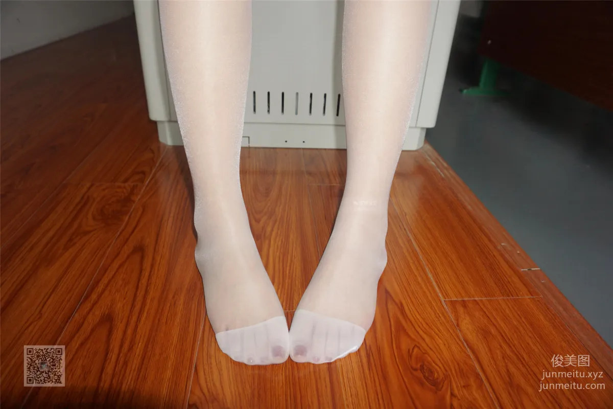 Yaojing Vision NO.057 Su Su, White Stockings and Pencil Skirt (Part Two) [75P] photo 4