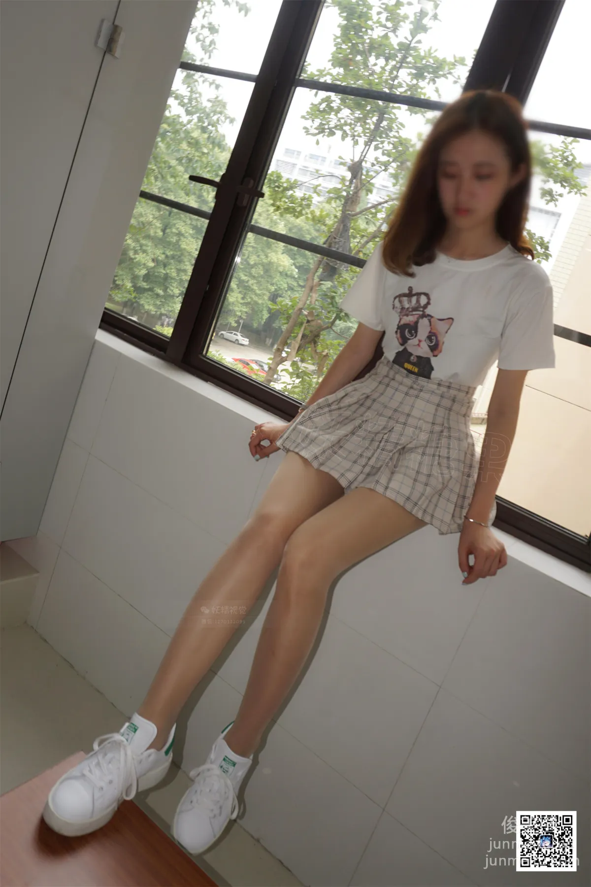 Yaojing Vision NO.083 Zhou Zhou, Changing Stockings in the Ladies' Room [65P] photo 13