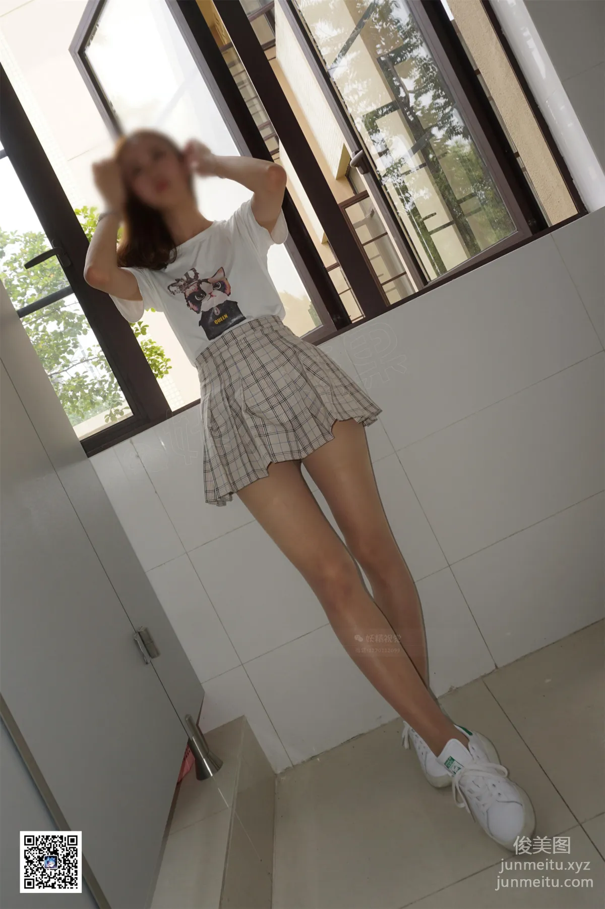 Yaojing Vision NO.083 Zhou Zhou, Changing Stockings in the Ladies' Room [65P] photo 35