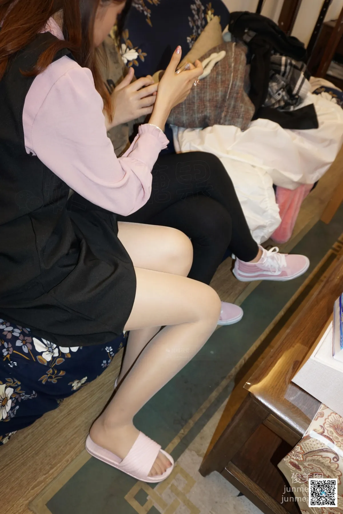 Yaojing Vision NO.110 Zhou Zhou, Waitress Sheer Stockings [74P] photo 50